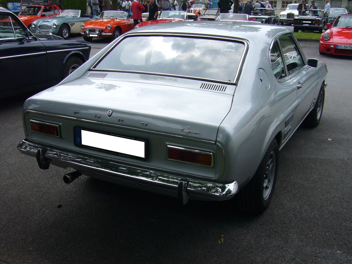 Heckansicht eines Ford Capri 1 1500 XL. 1969 - 1973. Oldtimertreffen an der Krefelder Pferderennbahn am 12.06.2016.