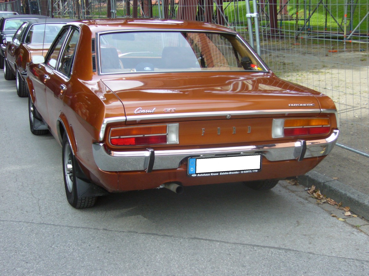 Heckansicht eines Ford Consul 2300 GT. 1972 - 1974. Oldtimertreffen Kokerei Zollverein am 01.09.2013.