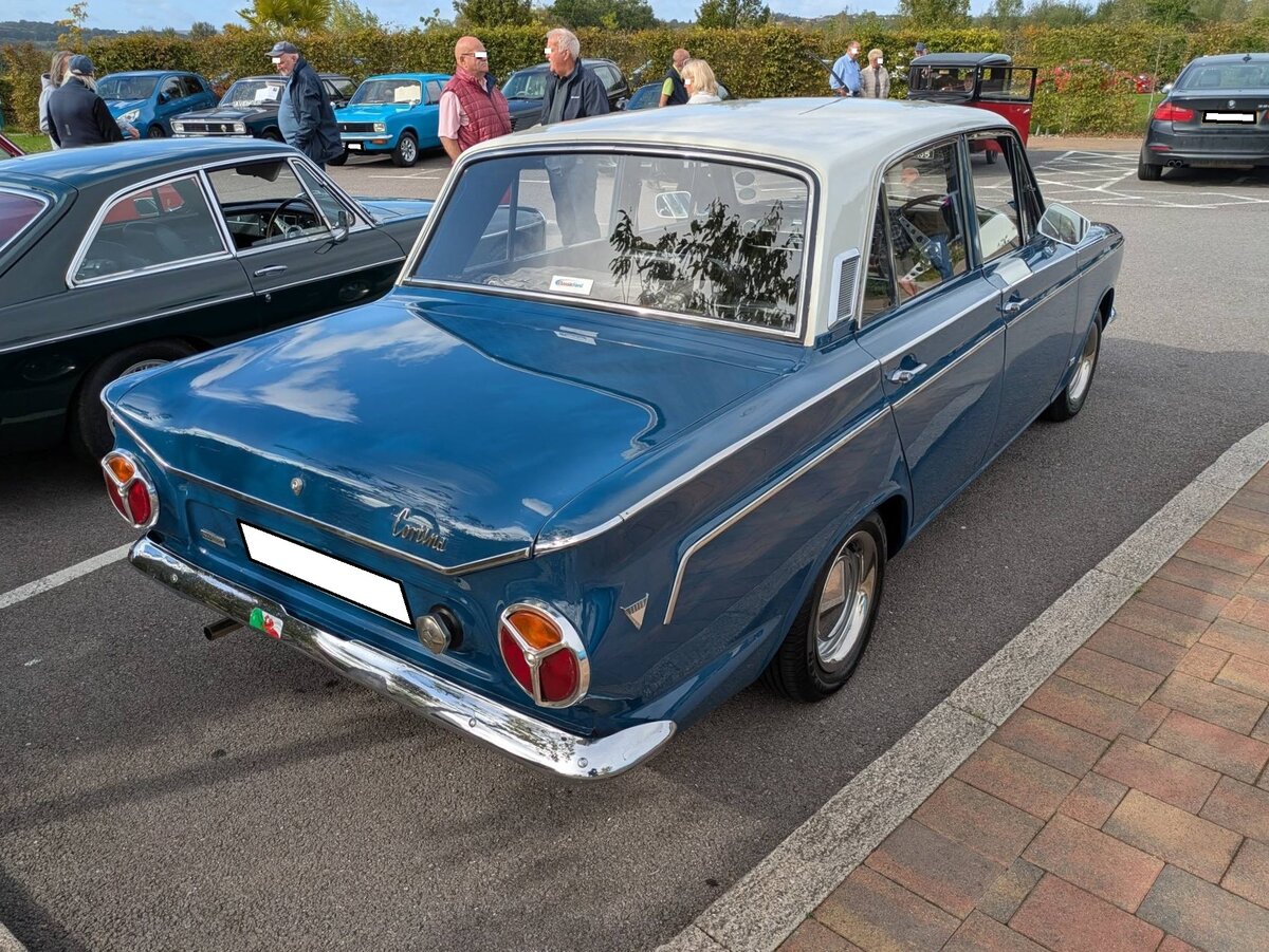 Heckansicht eines Ford Cortina MK1 1500 in der Karosserieversion viert�rige Limousine aus dem Jahr 1965. 