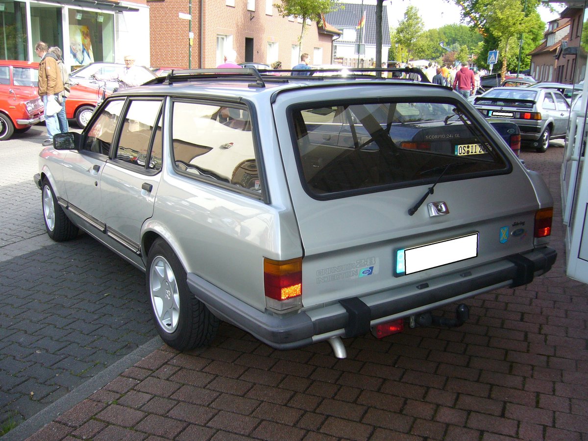 Heckansicht eines Ford Granada MK2 Turnier 2.8i. 1982 - 1985. Oldtimertreffen Glandorf am 14.05.2017.