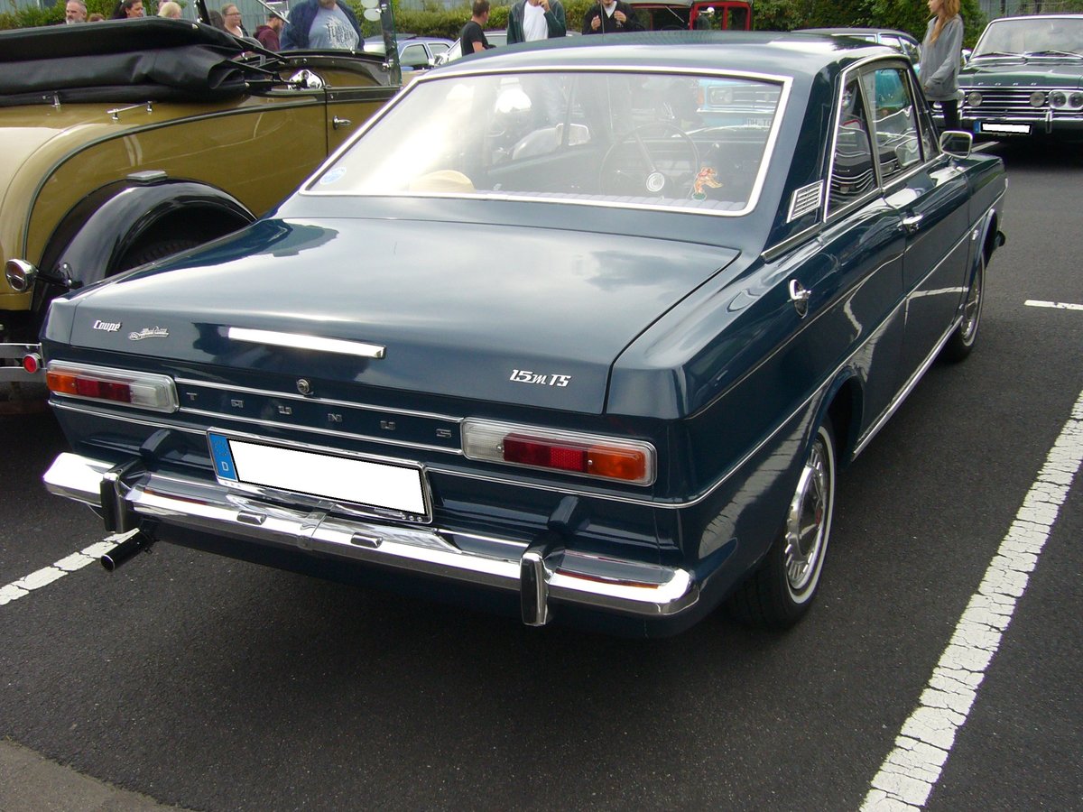 Heckansicht eines Ford Taunus P6 15M TS Coupe aus dem Modelljahr 1968. Alt-Ford-Treffen an Mo´s Bikertreff in Krefeld am 01.09.2019.