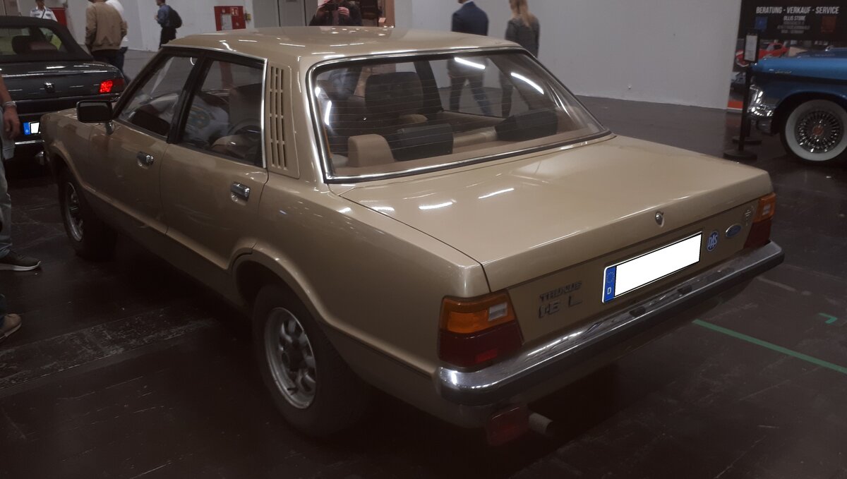 Heckansicht eines inka goldenen Ford Taunus TC2 1.6L aus dem Jahr 1979. Retro Classics in Essen am 09.04.2026.
