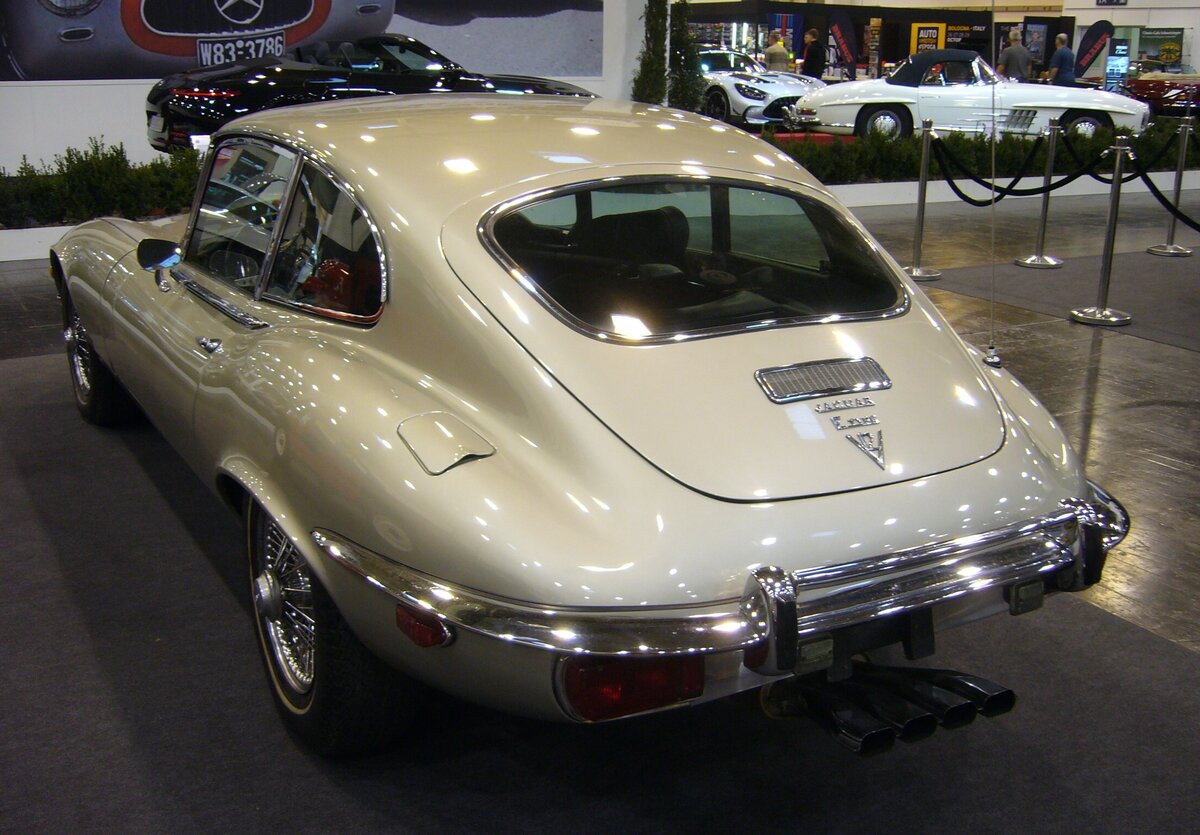 Heckansicht eines Jaguar E Typ Series 3 Coupe´s aus dem Jahr 1972. Essen Motor Show am 06.12.2022.
