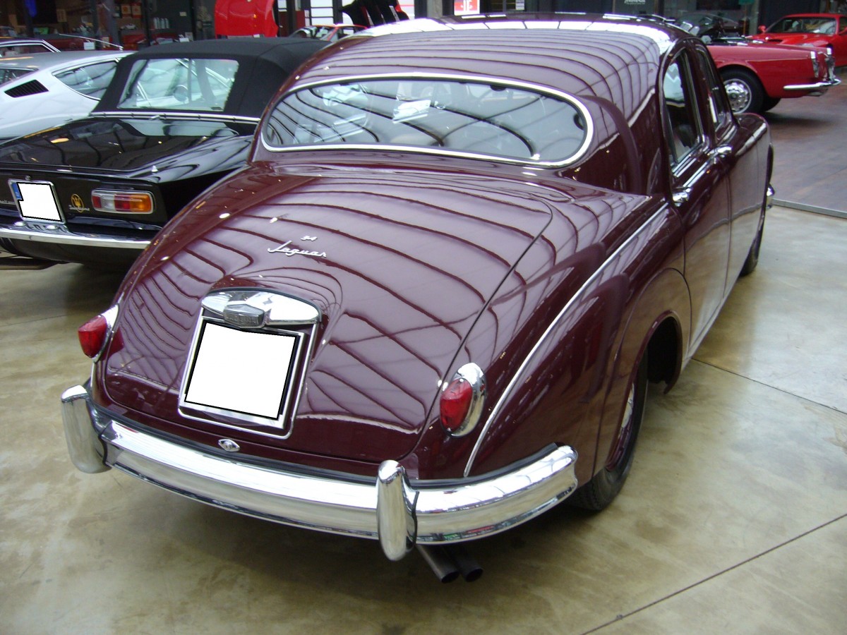 Heckansicht eines Jaguar MK I. 1955 - 1959. Classic Remise Düsseldorf am 21.02.2016.