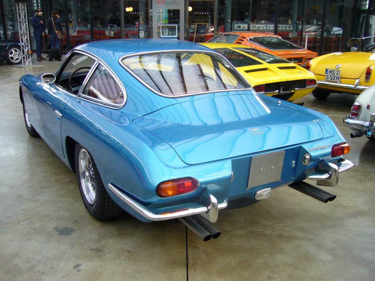 Heckansicht eines Lamborghini 400 GT. 1966 - 1968. Classic Remise Düsseldorf am 03.04.2015.