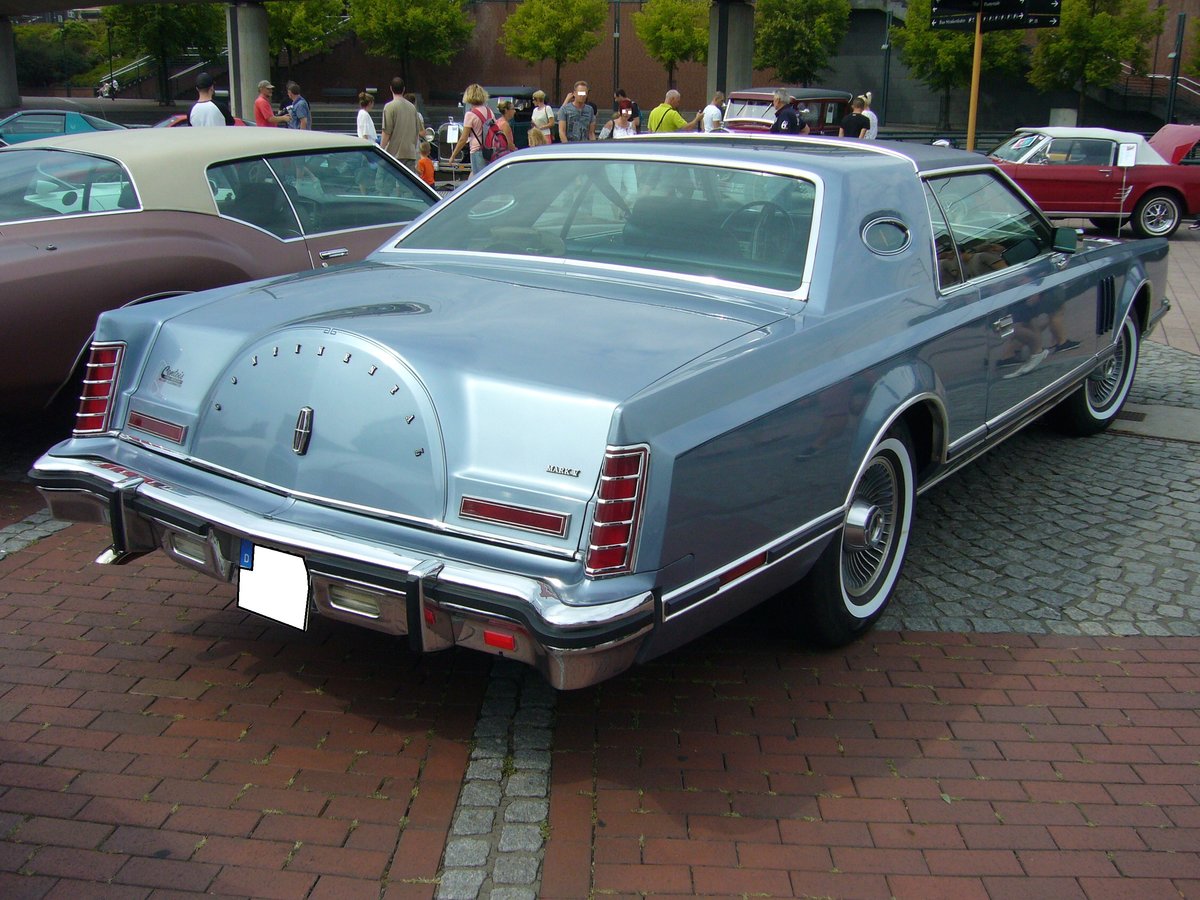 Heckansicht eines Lincoln Continental Mark V Coupe der Sonderserie  Givenchy  aus dem Jahr 1979. 15. US-Cartreffen am 28.07.2018 am CentroO.