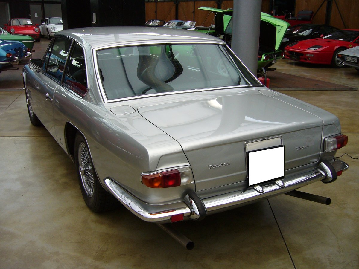 Heckansicht eines Maserati Mexico. 1967 - 1973. Classic Remise Düsseldorf am 09.08.2016.