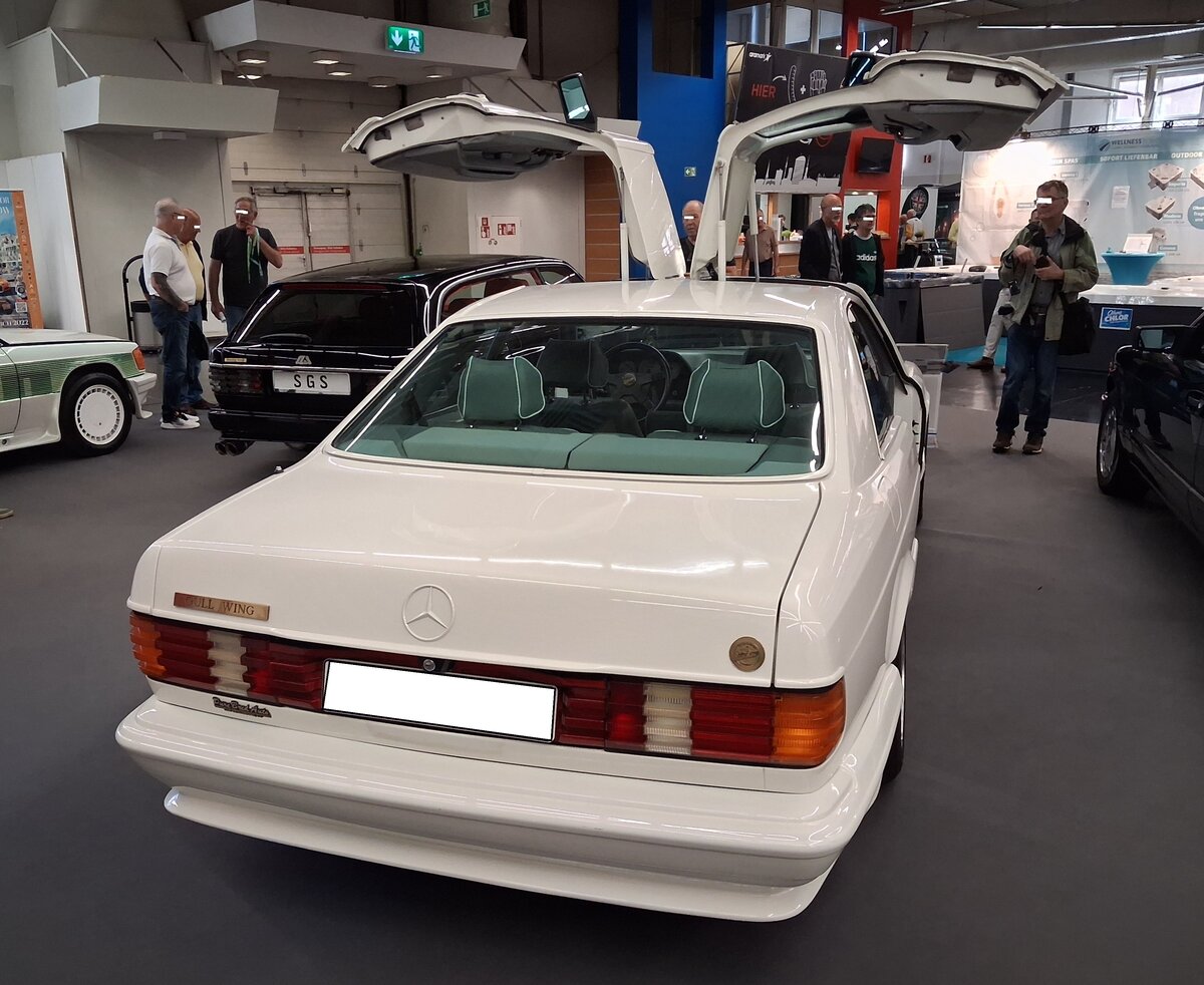 Heckansicht eines Mercedes Benz C126 500SEC  Gullwing  aus dem Hause SGS. Techno Classica Salon in Dortmund am 25.09.2026.