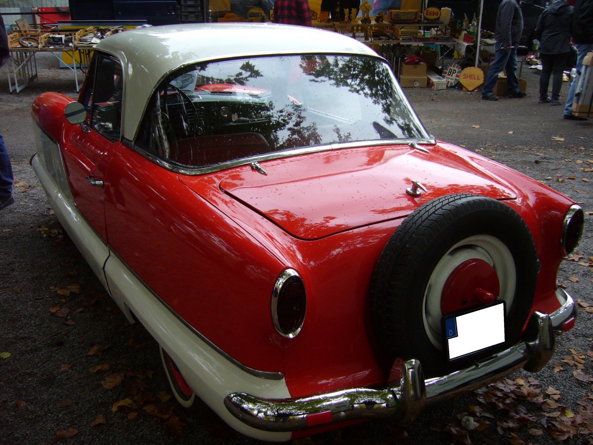 Heckansicht eines Nash Metropolitan Coupe. 1954 - 1962. Historicar am 17.10.2015.