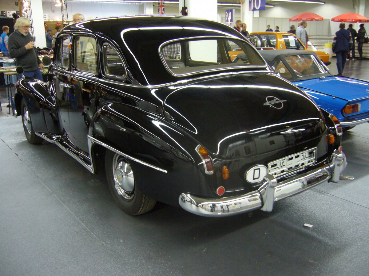 Heckansicht eines Opel Kapitän. 1951 - 1953. Essen-Motor-Show am 05.12.2014.