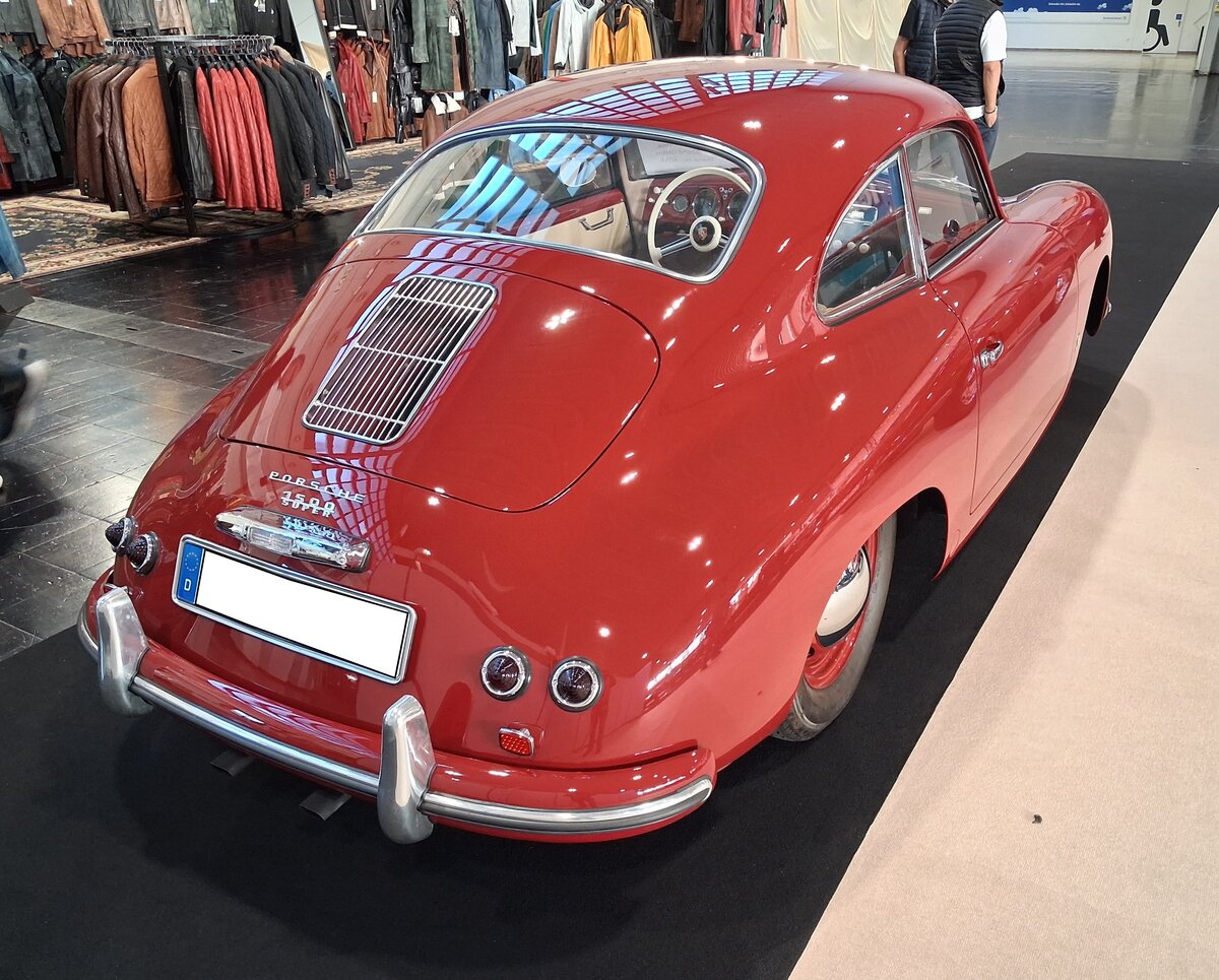 Heckansicht eines Porsche 356 1500 Super Coupe, also einem so genannten Pre-A-Modell. Techno Classica Salon in Dortmund am 25.09.2026.