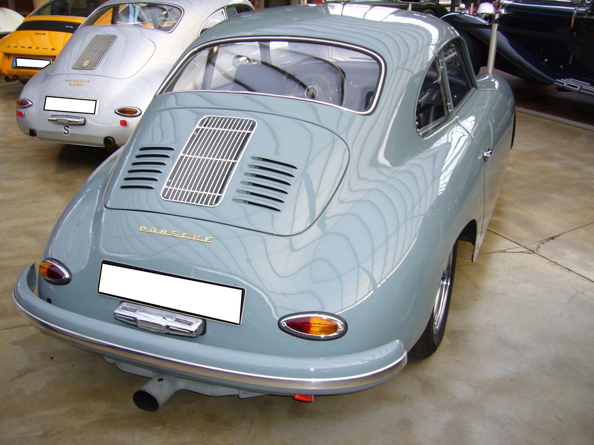 Heckansicht eines Porsche 356 A T1 Coupe des Modelljahres 1958. Classic Remise Düsseldorf am 06.11.2016.