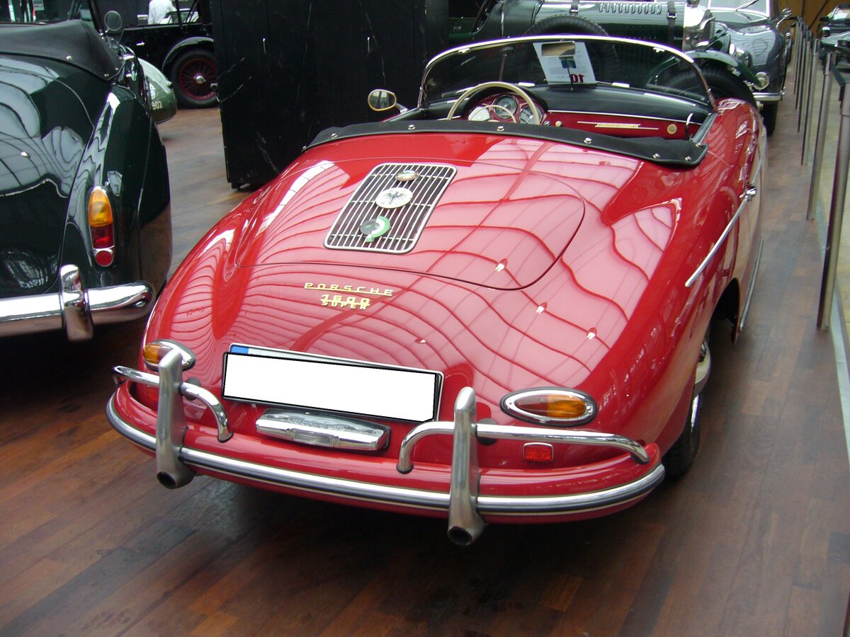 Heckansicht eines Porsche 356 A T2 1600 Speedster aus dem Jahr 1958. Classic Remise Düsseldorf am 13.07.2021.