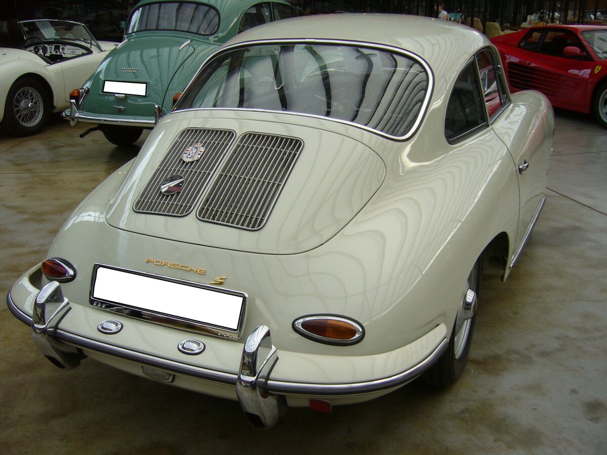 Heckansicht eines Porsche 356 B Super Coupe von 1963. Classic Remise Düsseldorf am 15.10.2022.