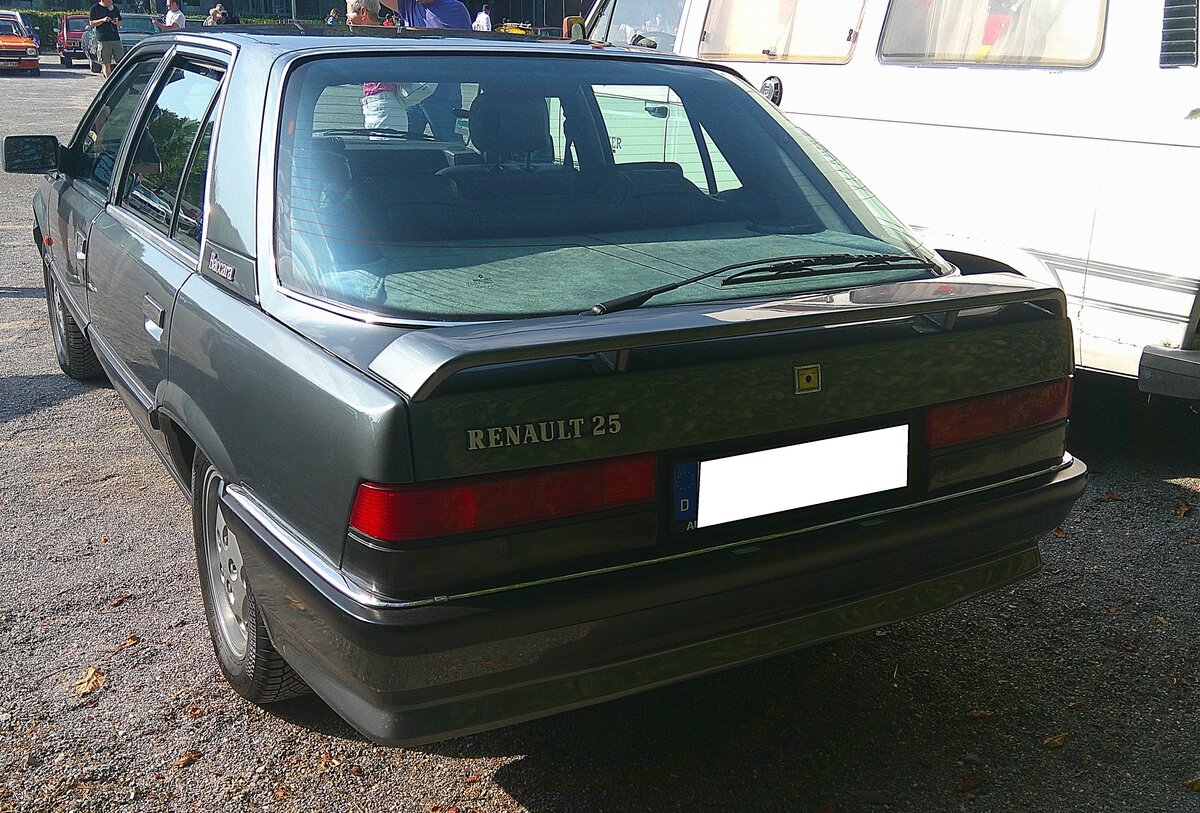 Heckansicht eines Renault R25  Baccara . Oldtimertreffen Nordstern Klassik in Gelsenkirchen am 16.08.2026.