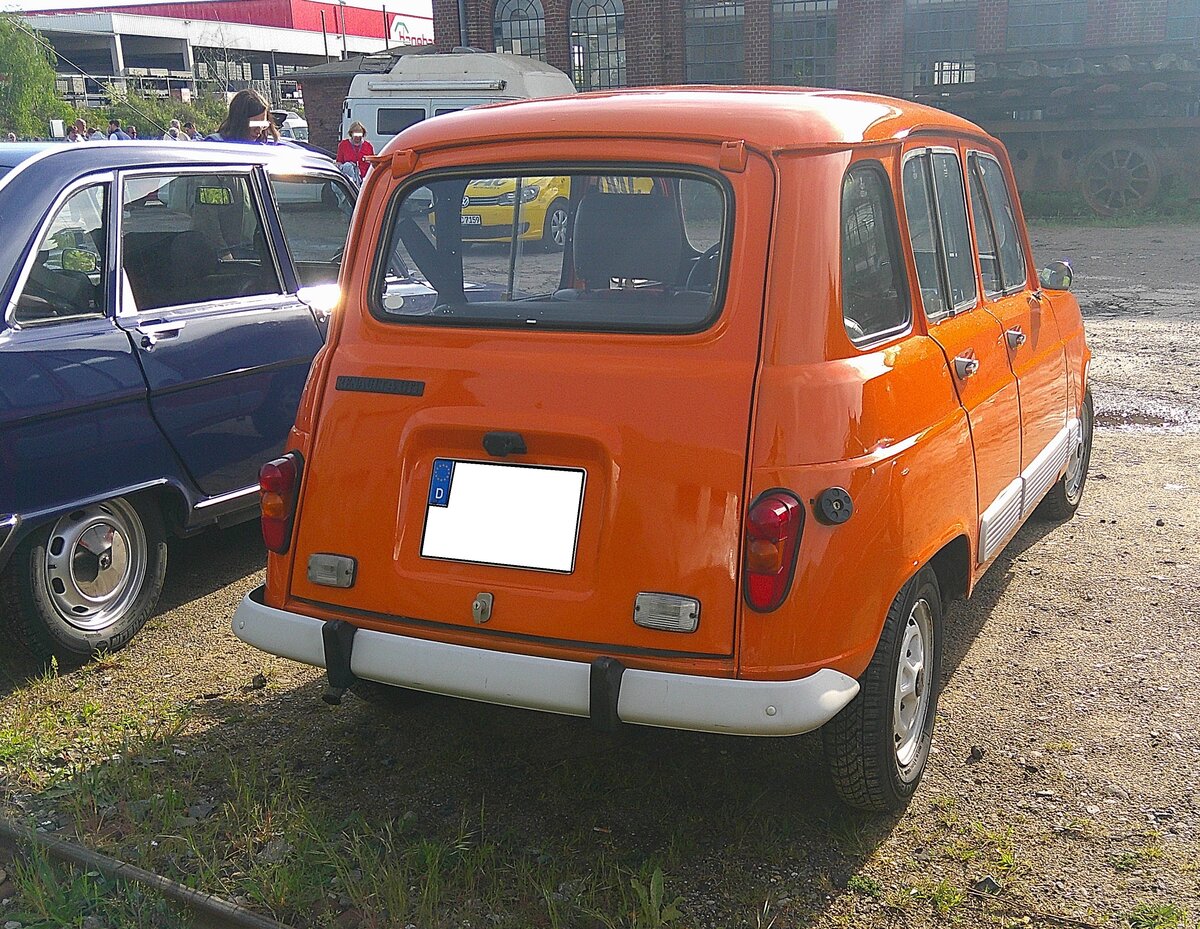 Heckansicht eines Renault R4 GTL aus dem Jahr 1984. Sammelplatz zur Landpartie des AMC M�lheim/Ruhr am 03.05.2026.
