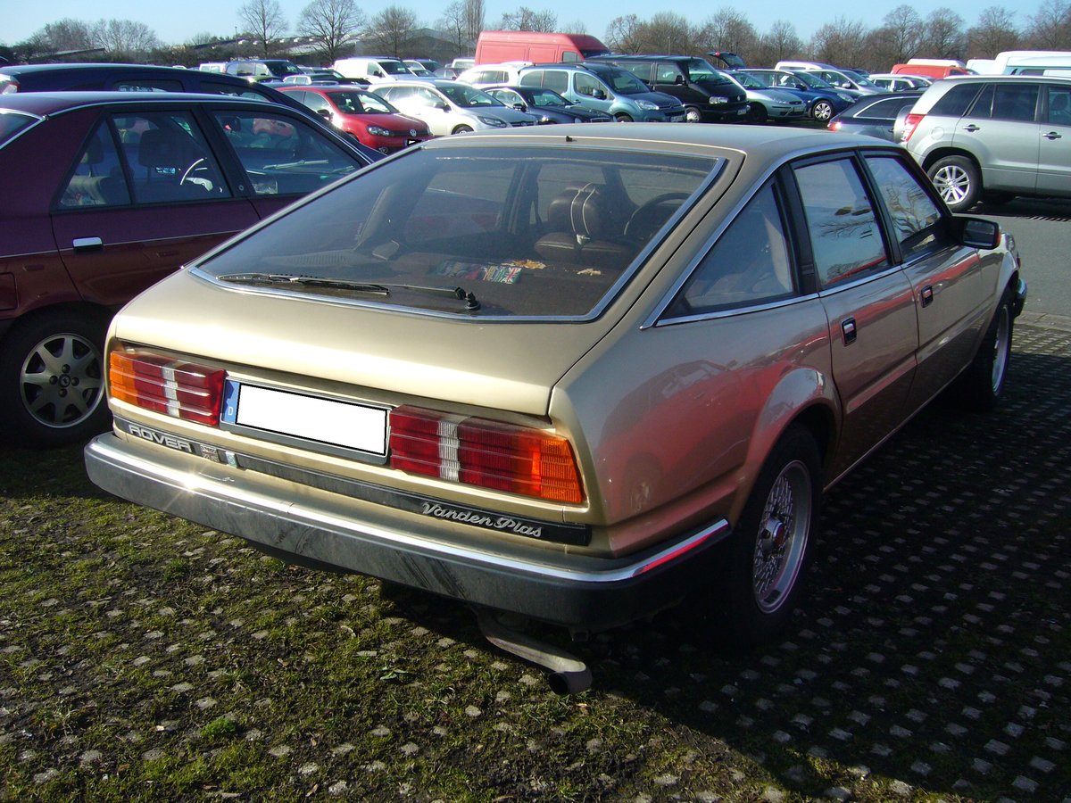 Heckansicht eines Rover SD1 3500, gebaut von 1976 bis 1986. Besucherparkplatz der Zentralhallen Hamm am 23.02.2019.