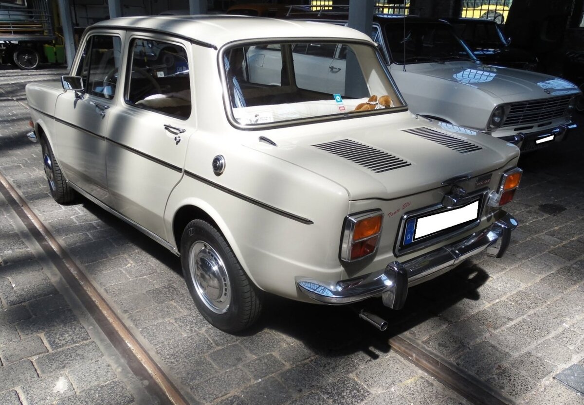 Heckansicht eines Simca 1000GLE. 18. Oldtimerfestival an der  Alten Dreherei  in M�lheim an der Ruhr am 20.06.2026.
