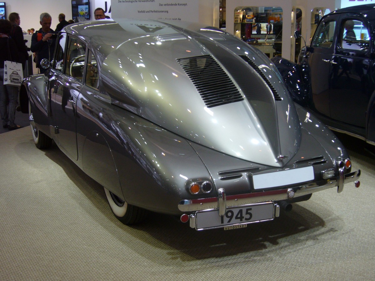 Heckansicht eines Tatra 87. 1937 - 1950. Techno Classica am 18.04.2015.
