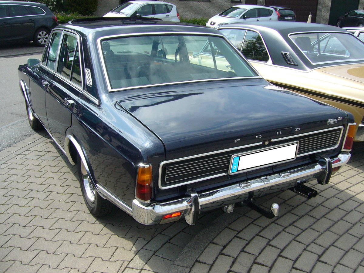 Heckansicht eines viertürigen Ford Taunus P7b. 1968 - 1971. Oldtimertreffen Glandorf am 14.05.2017.