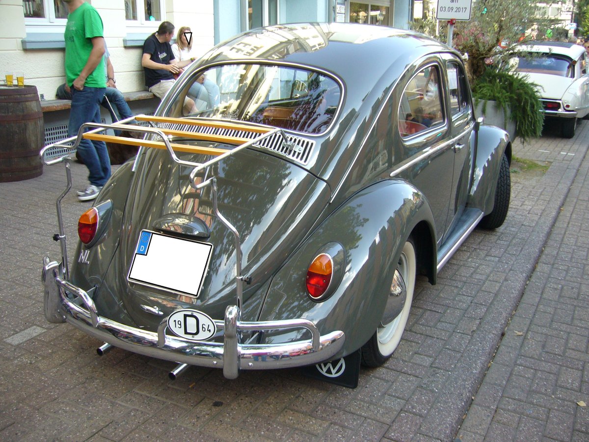 Heckansicht eines VW Typ 1 aus dem Modelljahr 1964. 4. Saarner Oldtimer Cup am 03.09.2017 in Mülheim-Saarn.