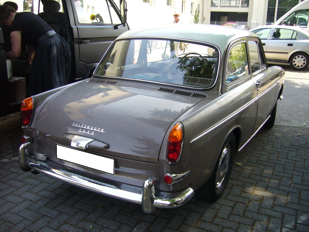 Heckansicht eines VW Typ 3 1500 S. 1963 - 1965. VW-Oldtimertreffen an der Düsseldorfer Classic Remise am 27.05.2018.