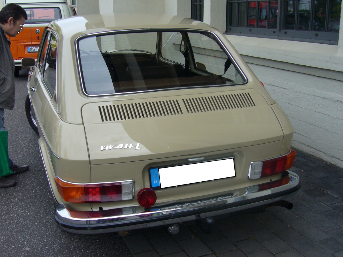 Heckansicht eines VW Typ 4 411 L. 1968 - 1969. Volkswagentreffen Düsseldorfer Classic Remise am 31.05.2015.