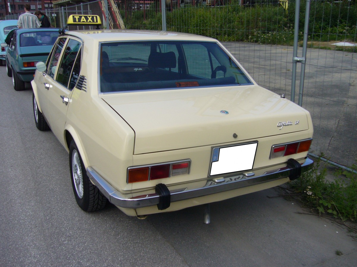 Heckansicht einer  Taxi  Alfetta. 1972 - 1977. Oldtimertreffen Kokerei Zollverein am 01.06.2014.