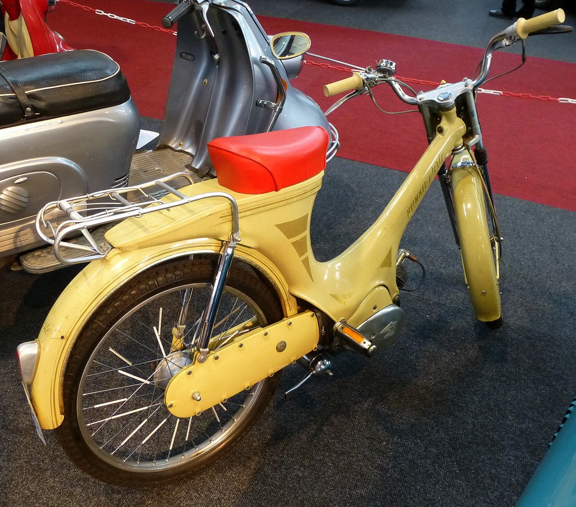 Heinkel  Perle  , Moped aus den 1950er Jahren, ausgestellt zur Automesse Freiburg, Feb.2014