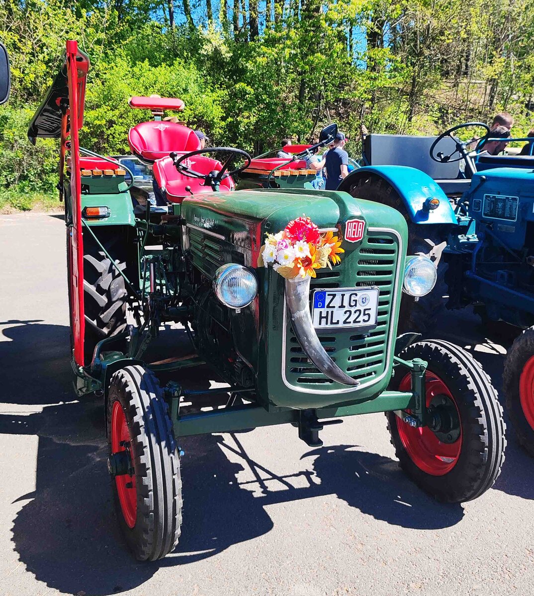 =Hela, gesehen bei der Oldtimerschau in Wasenberg, 05-2025