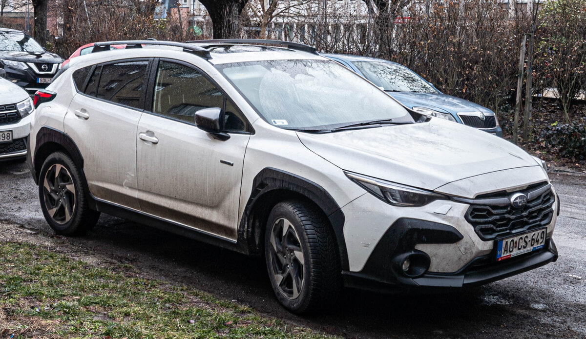 Hier ist ein Subaru Crosstek Mk3 zu sehen. Die Aufnahme stammt von Januar, 2026.