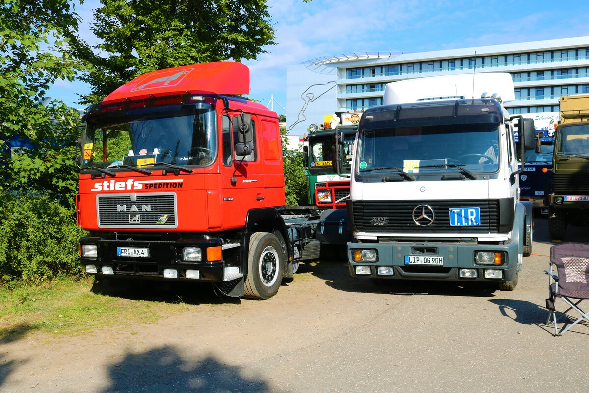 Historischer MAN und Mercedes Benz LKW am 16.07.22 beim ADAC Truck Grand Prix auf dem Nürburgring