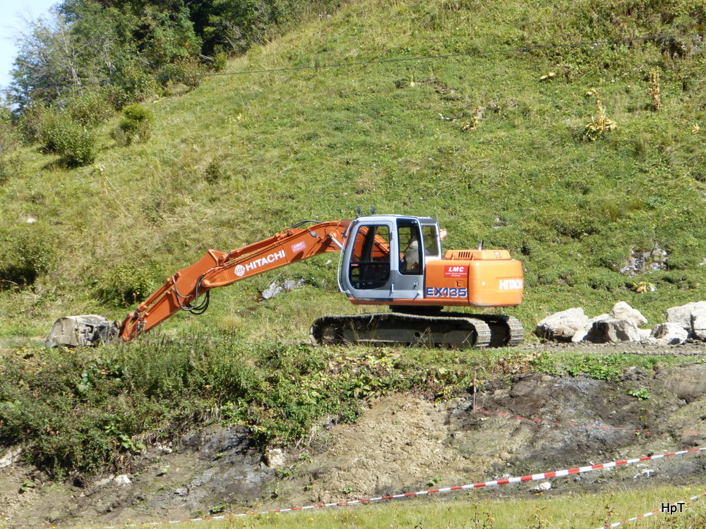 Hitachi EX135 Bagger auf dem Col de Bretaye am 13.09.2014