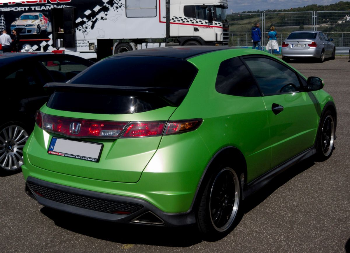 Honda Civic 8. Generation, grün, Rückansicht. Aufnahmedatum: 06.09.2015