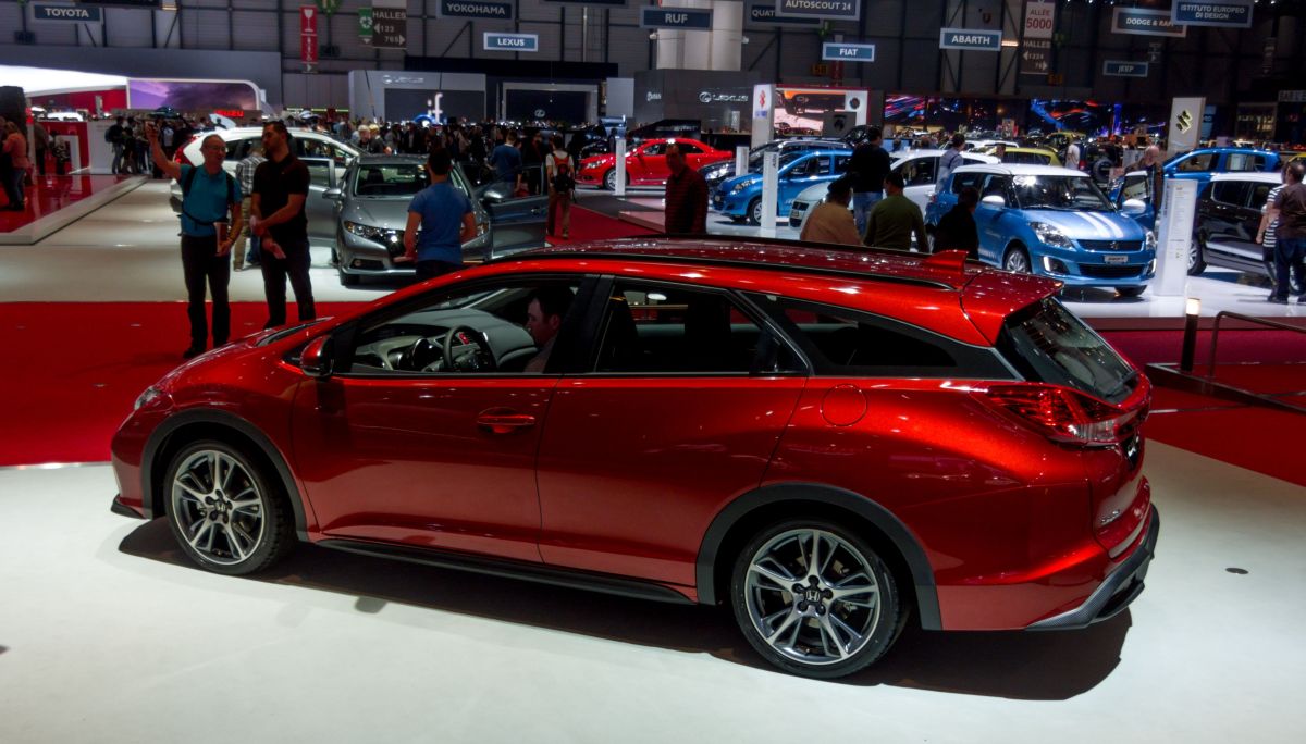 Honda Civic Sports Tourer (Modelljahr 2014) aufgenommen auf dem Autosalon Genf 2014.