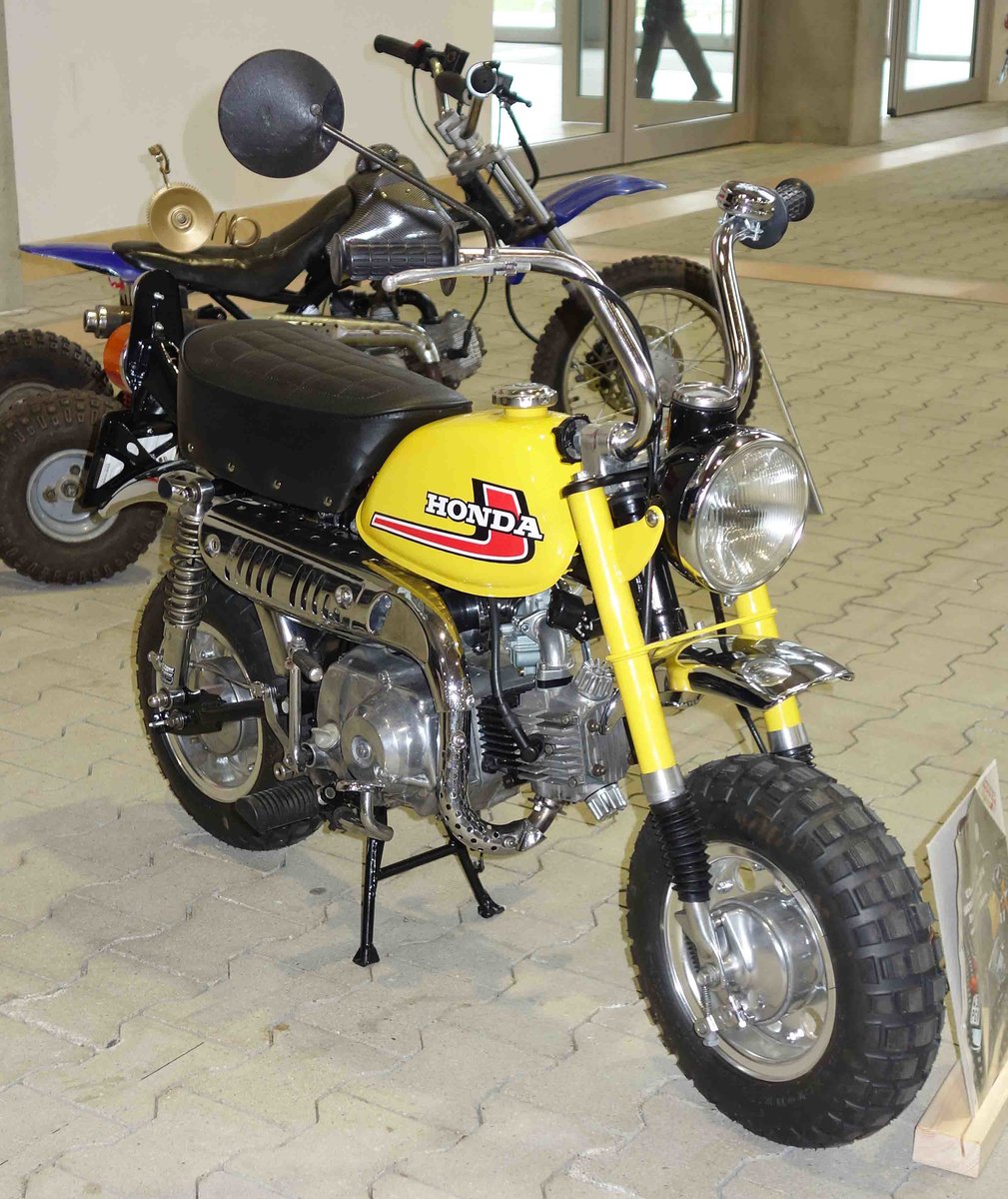 =Honda Dax, ausgestellt bei der Technorama Kassel im März 2017