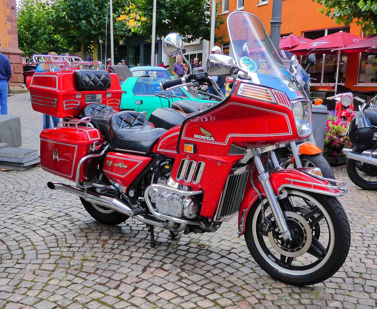 =Honda GoldWing, ausgestellt beim Hünfelder Stadtfest, 08-2018