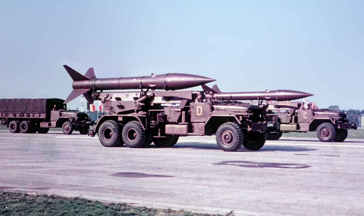 Honest John Mittelstreckenrakete bei der Adenauer-Abschlußparade in Wunstorf - Oktober 1963