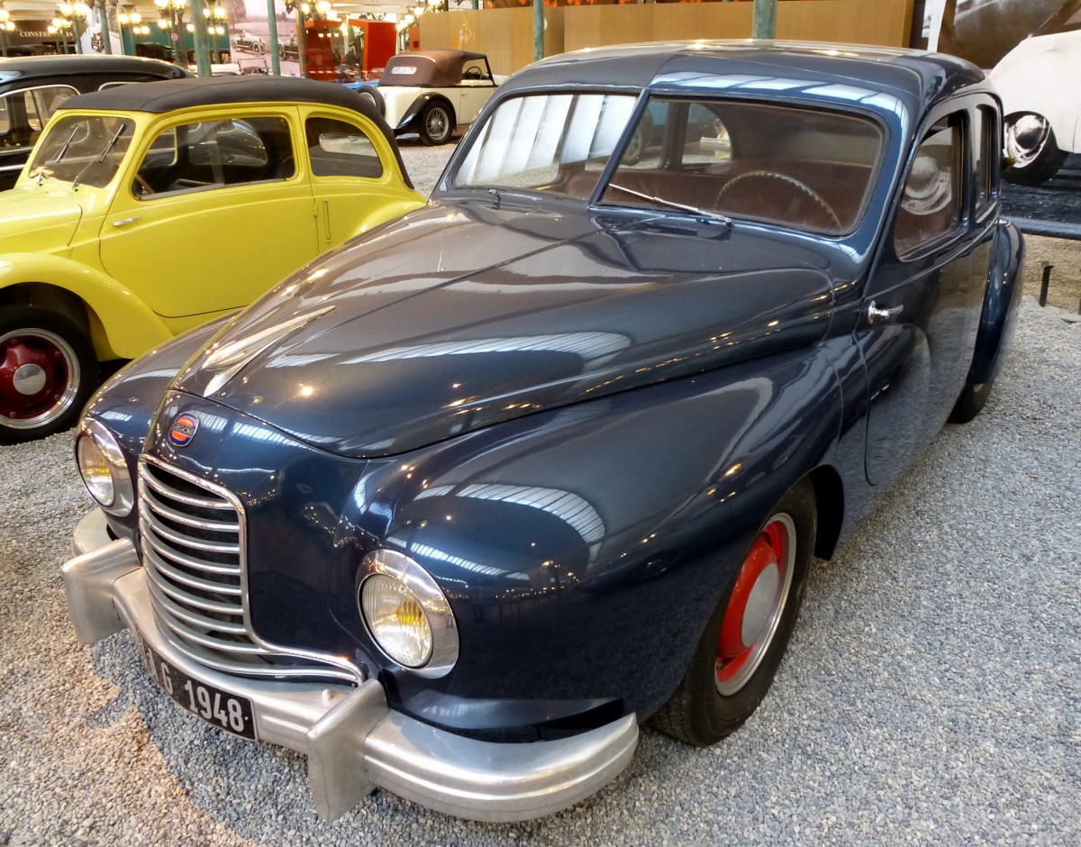 Hotchkiss-Gregoire JAG, franzsische Limousine, Baujahr 1953, 4-Zyl.Motor mit 2188ccm und 80PS, Vmax.150Km/h, Automobilmuseum Mhlhausen, Nov.2013