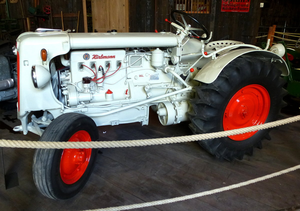 Hrlimann H12, Ackerschlepper aus der Schweiz, 4-Zyl.Motor mit 2360ccm und 35PS, Vmax.50Km/h, Baujahr 1953, Traktormuseum Bodensee, Aug.2013