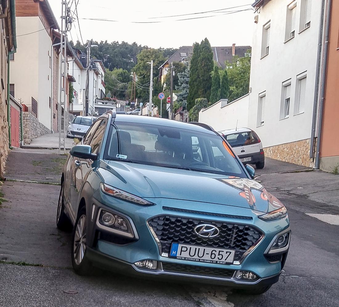 Hyundai Kona, fotografiert in Pécs (HU), August, 2019.