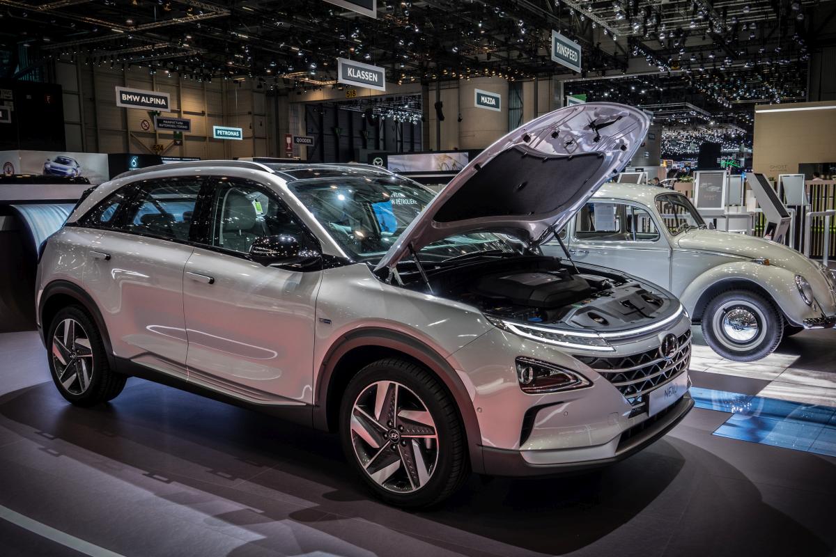 Hyundai Nexo, moderner SUV mit Hydrogenantrieb. Autosalon Genf, 2019.
