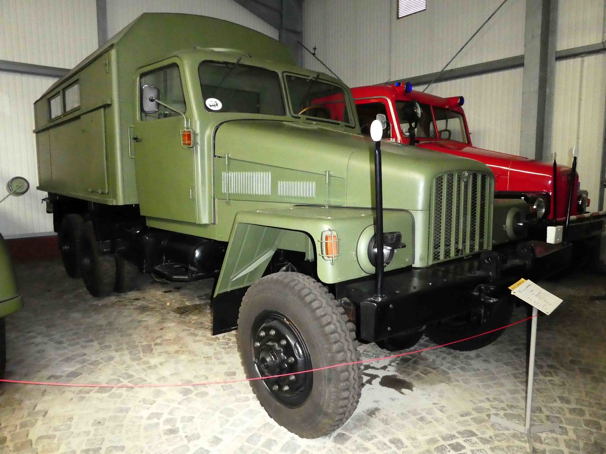 =IFA G5 - Werkstattwagen, Bj. 1960, 150 PS, Allrad, gesehen im sächsischen Nutzfahrzeugmuseum in Hartmannsdorf im Juli 2016