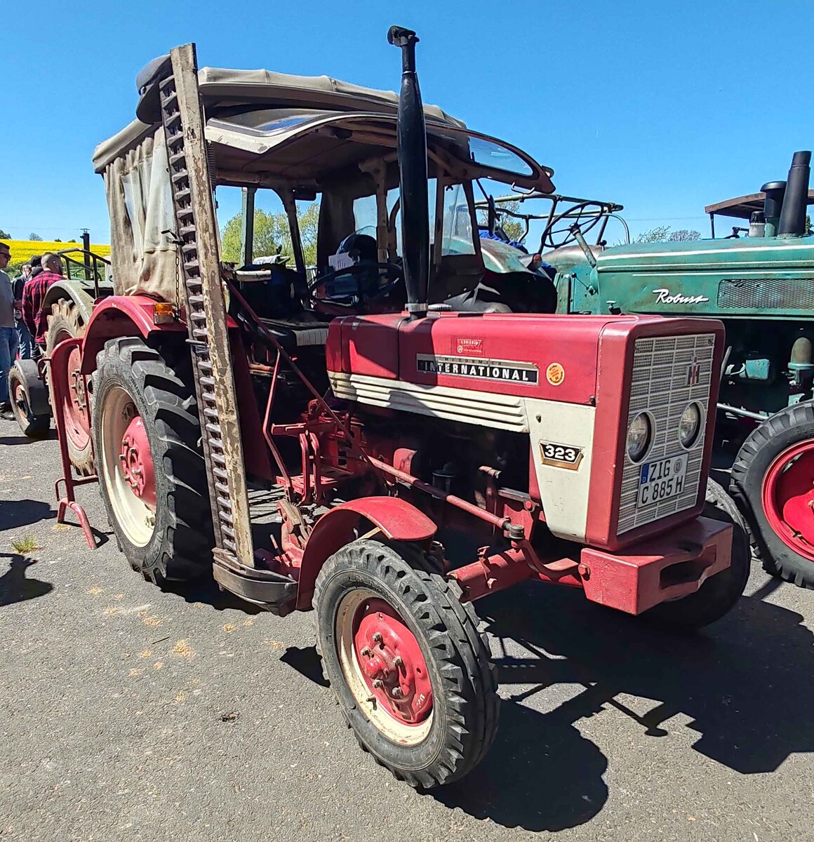 =IHC 323, ausgestellt bei der Oldtimerschau in Wasenberg, 05-2025