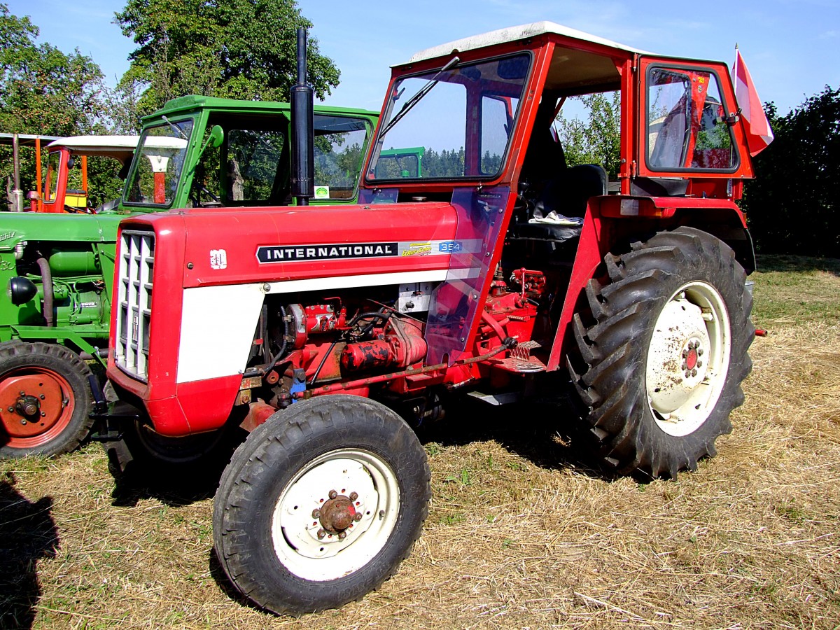 IHC-354 bringt eine Leistung von 40PS, und wurde 1972 erbaut; 130818