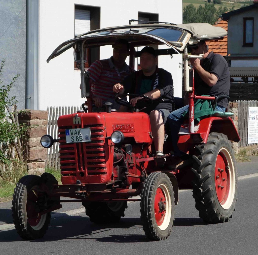 IHC, unterwegs beim Festzug anl. der 2015er Oldtimerausstellung in Pferdsdorf/Thüringen, 08/2015
