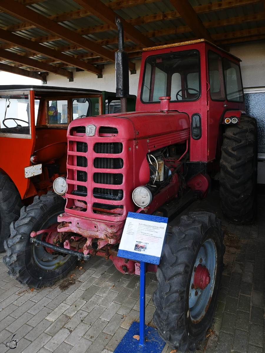 Im DDR-Museum Dargen ist dieser in Rumänien gebaute Traktor UTB Universal Utos 651M zu sehen. (August 2021)