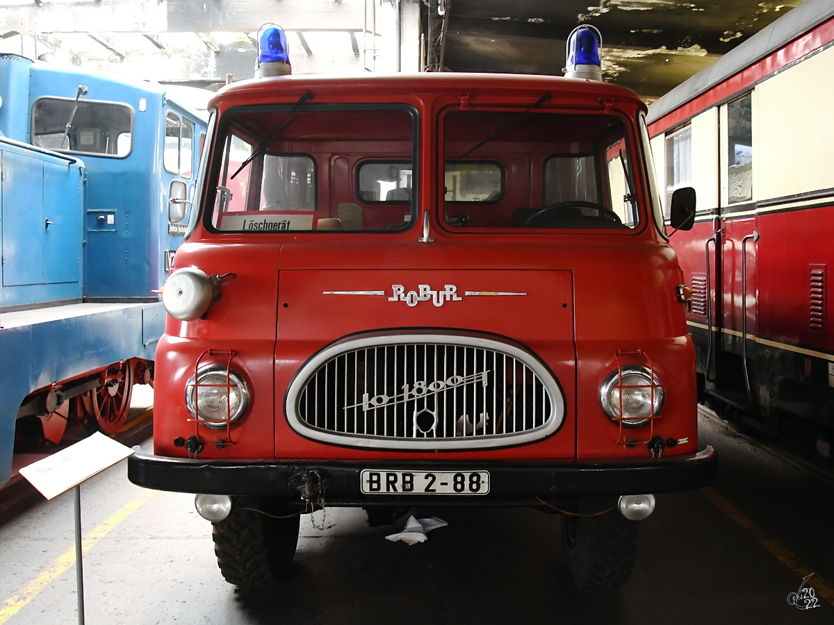 Im Mecklenburgischen Eisenbahn- und Technikmuseum Schwerin war Ende März 2022 dieses IFA Robur LO 1800 Feuerwehrfahrzeug zu sehen.