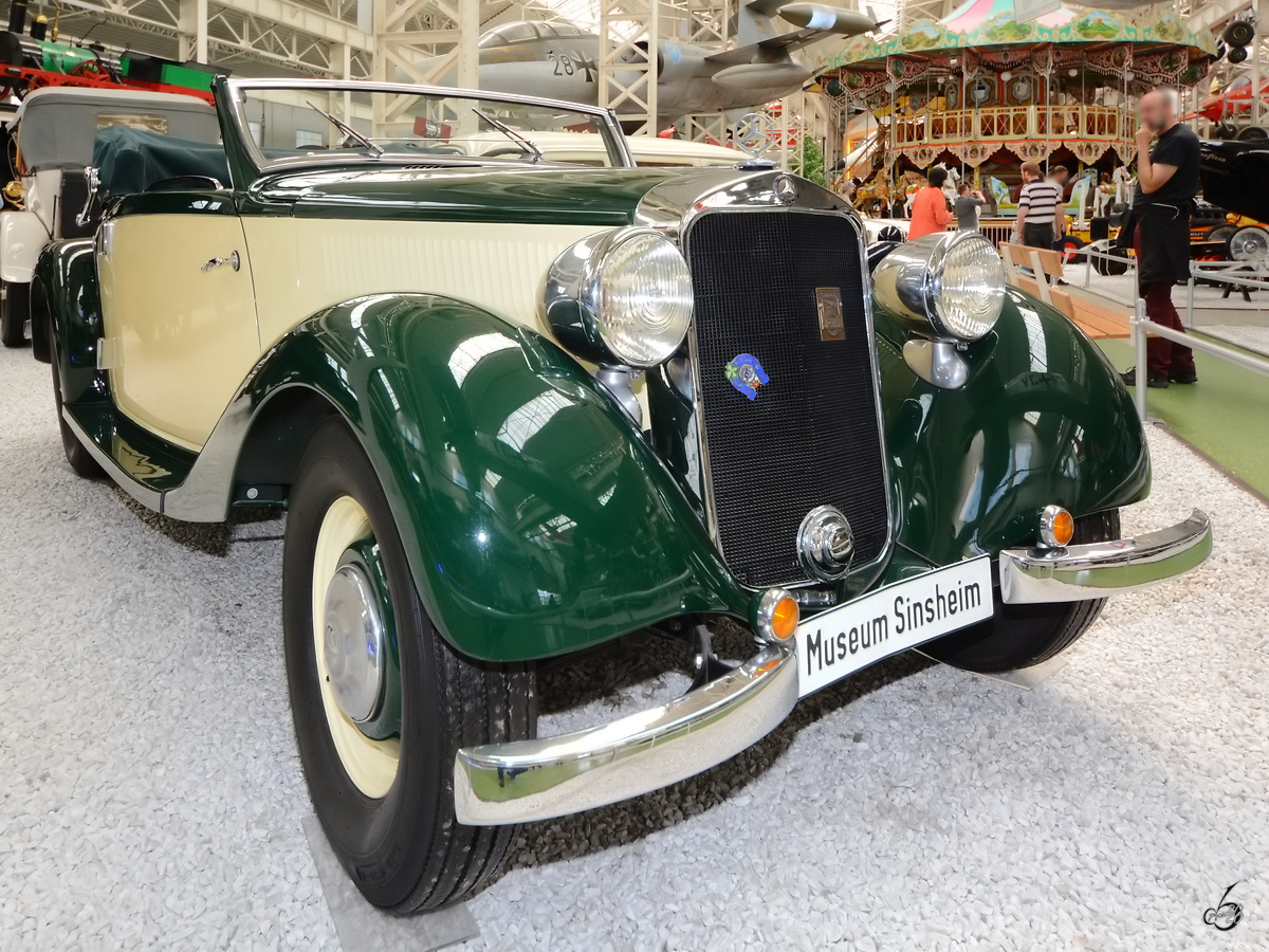 Im Technik-Museum Speyer stand im Mai 2014 dieser Mercedes-Benz 230 Cabriolet A aus dem Jahr 1939.