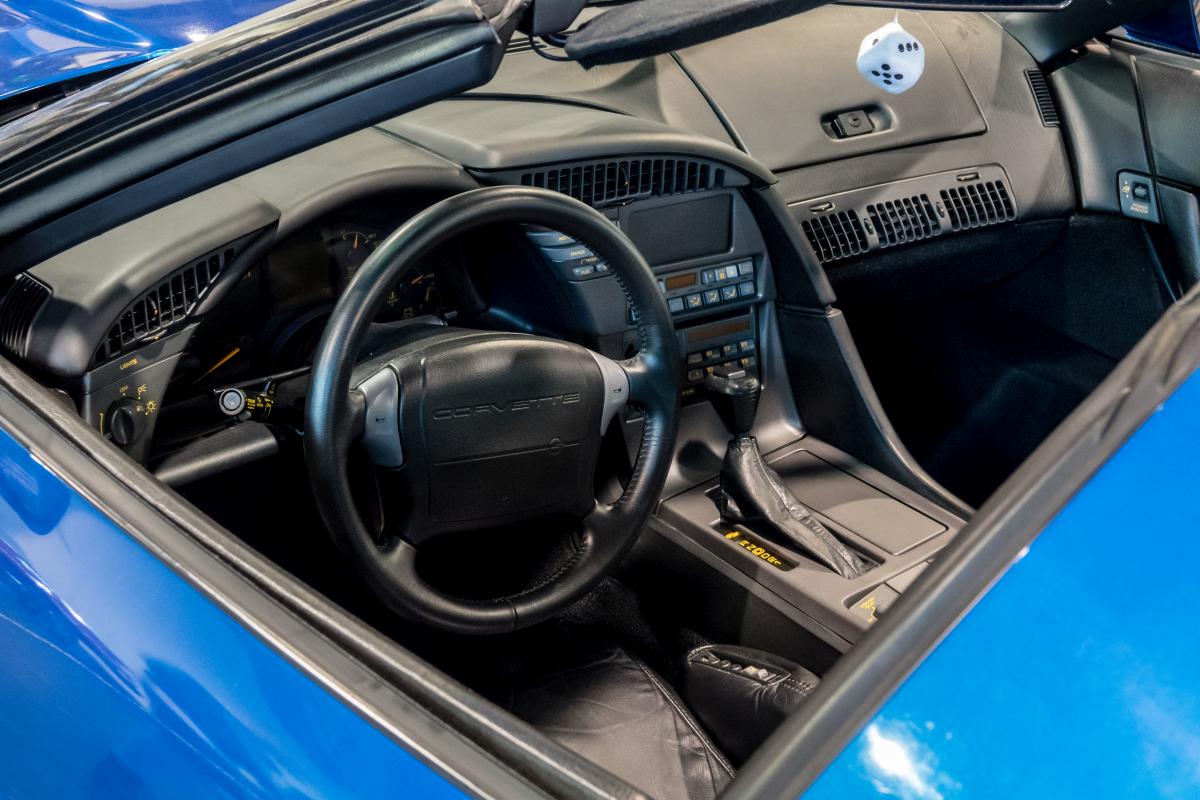 Interieur Chevrolet Corvette C4. Foto: Oldtimersektion der Automobil und Tuning Show in Budapest, 2019